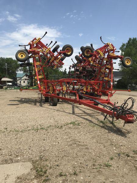 54’ Bourgault Model 9400 chisel plow