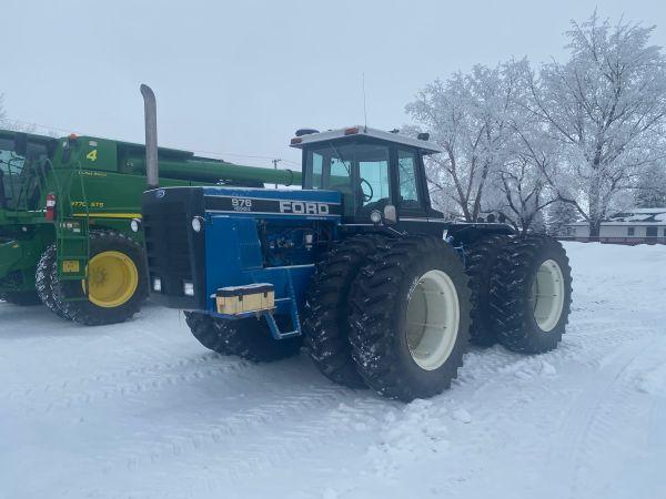 976 Ford Versatile 4WD tractor