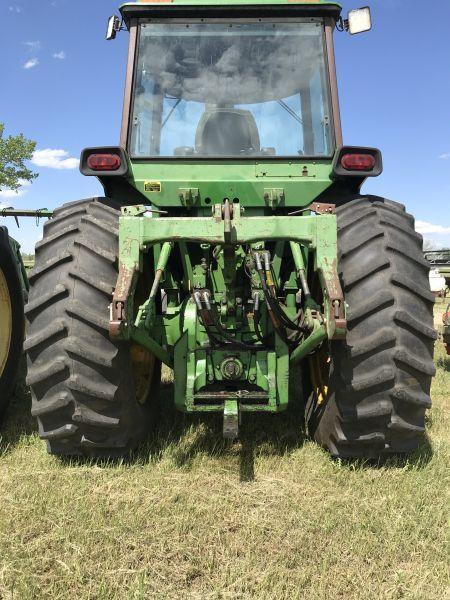 1977 JD 4630 tractor