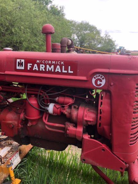 IH Super C wide front gas tractor