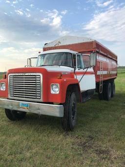 1978 IHC 1700 hyd. tandem truck