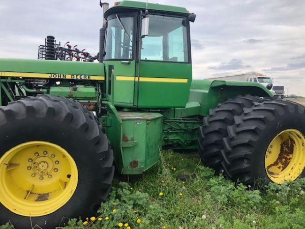 8850 JD 4WD tractor