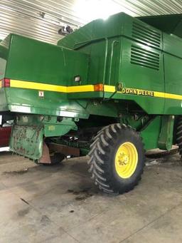 1998-1999 JD 9610 combine