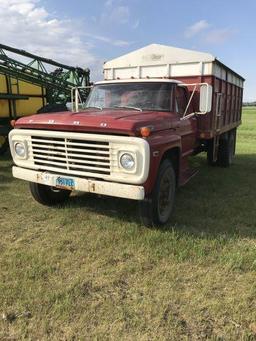 1972 Ford F700 single axle truck