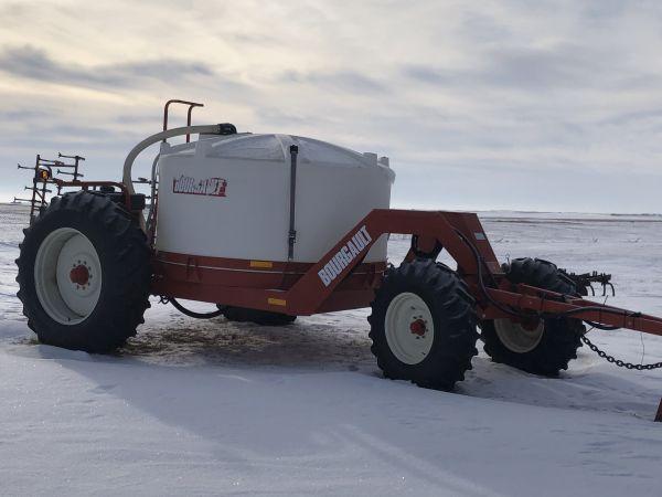 1600 gal Bourgault liquid fertilizer cart