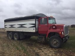 1977 Ford 2 ½ ton tandem truck