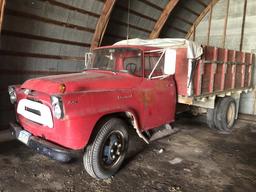 1958 IH grain truck