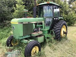 JD 4240 tractor