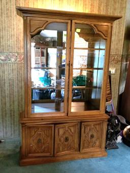 Hutch With Mirrored Back
