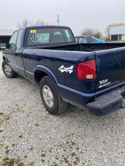 2001 S 10 Chevy 4 x 4 Truck