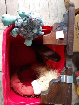 Miscellaneous lot including Christmas wreath, shelf, and turtle