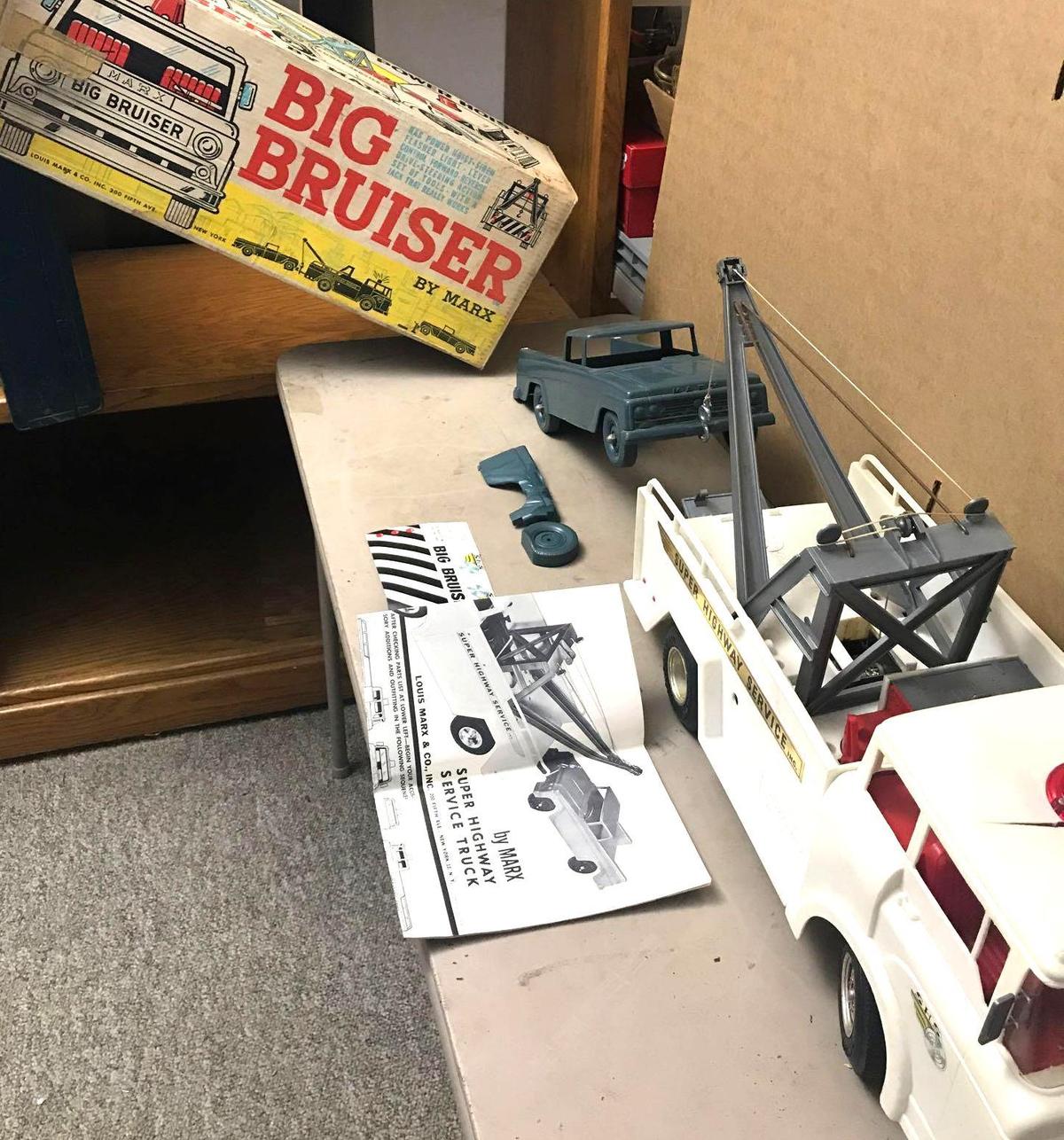 B-1 Marx Big Bruiser Super Highway Service Truck with box