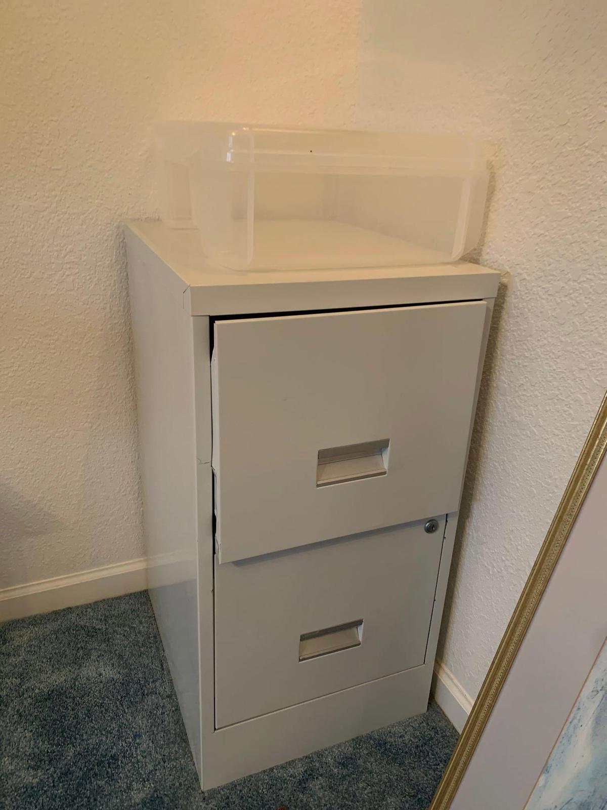 D1 Two drawer filing cabinet and storage box