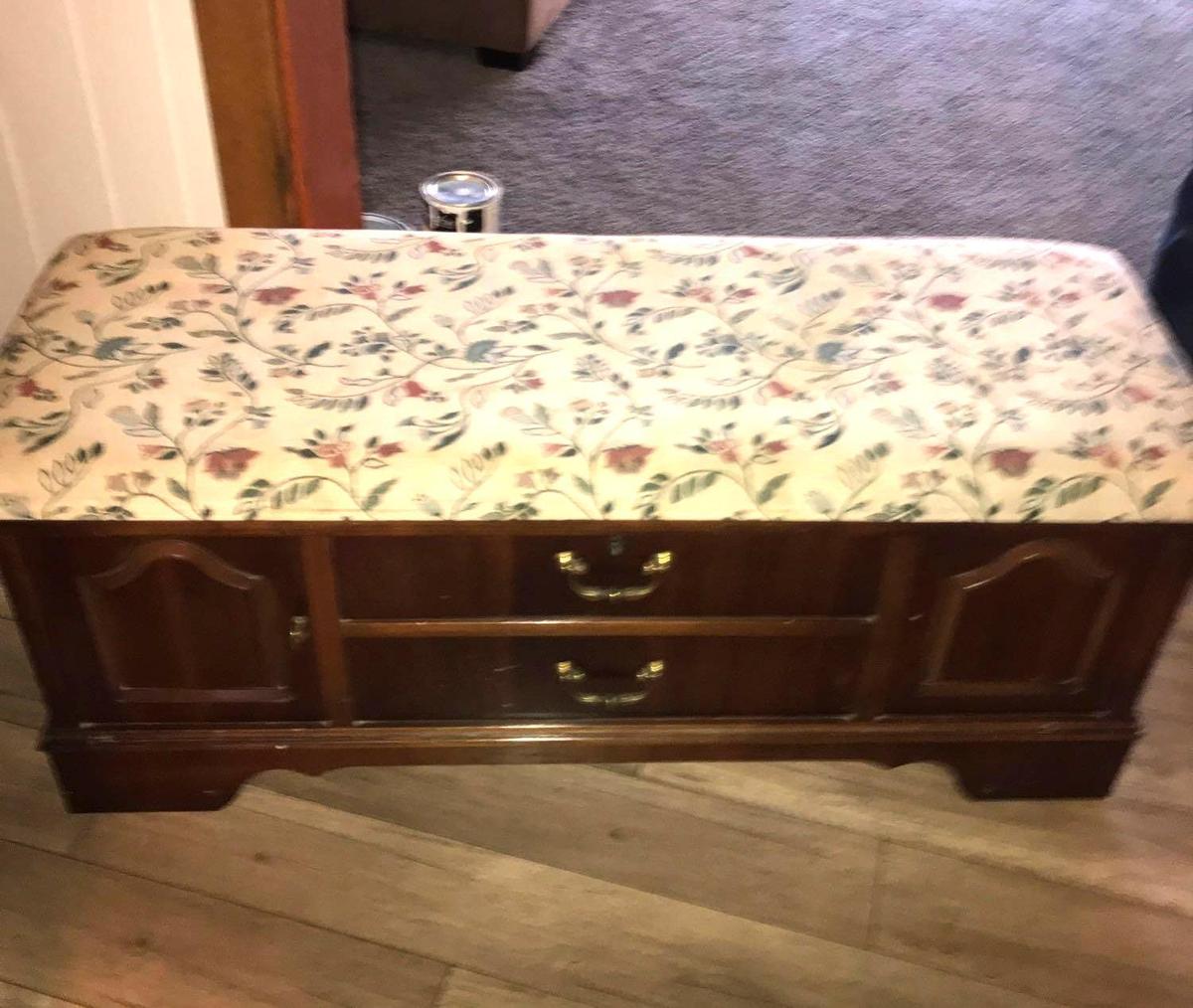 Lane Cedar chest with padded seat