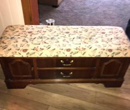 Lane Cedar chest with padded seat