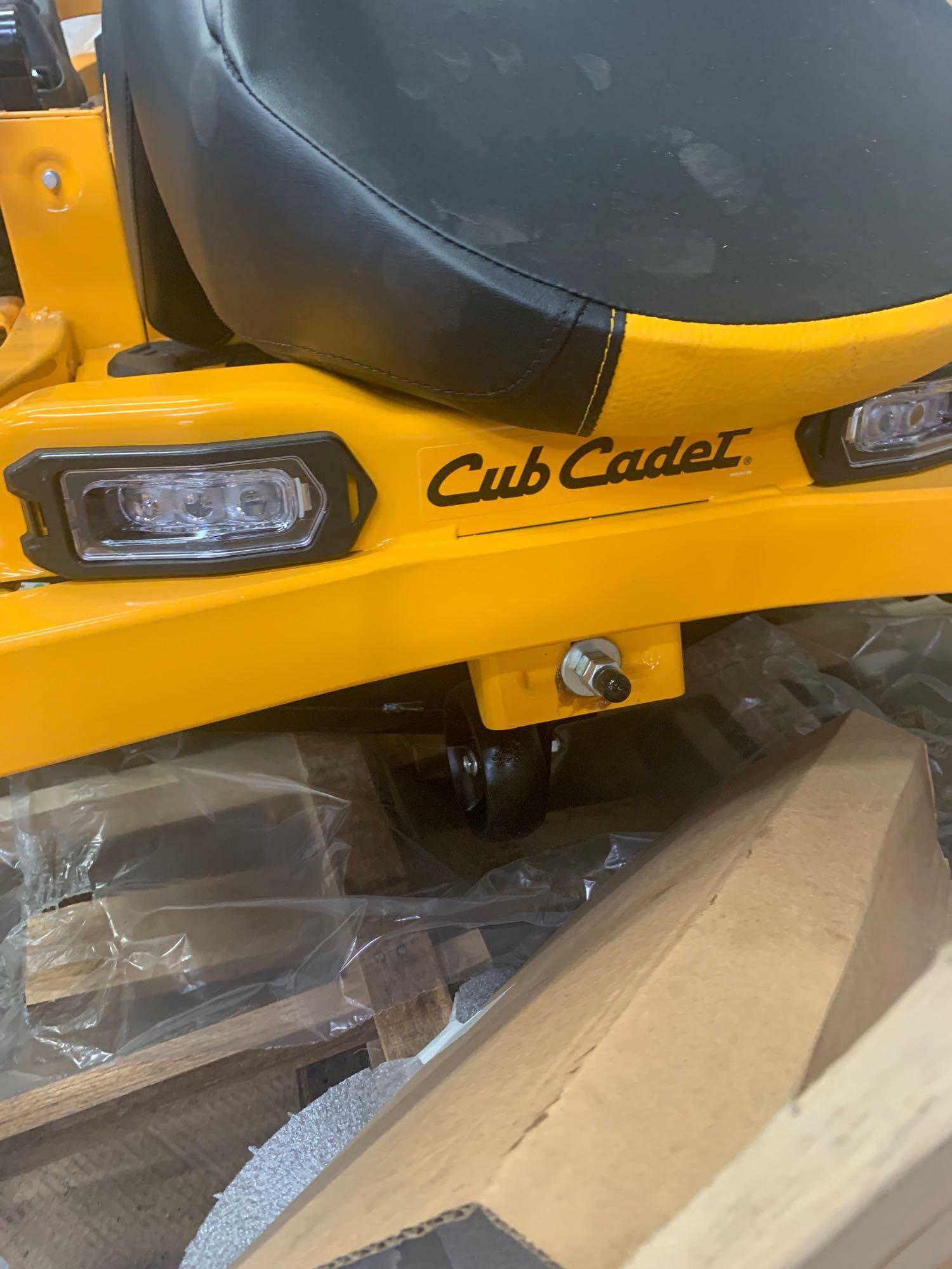 Cub cadet zero turn tractor lawnmower