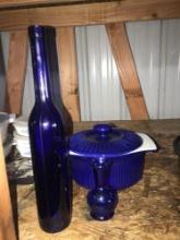 blue bottle/vase/blue pottery covered dish
