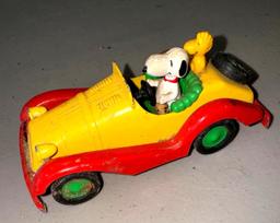 6 inch corgi Snoopy car 1965