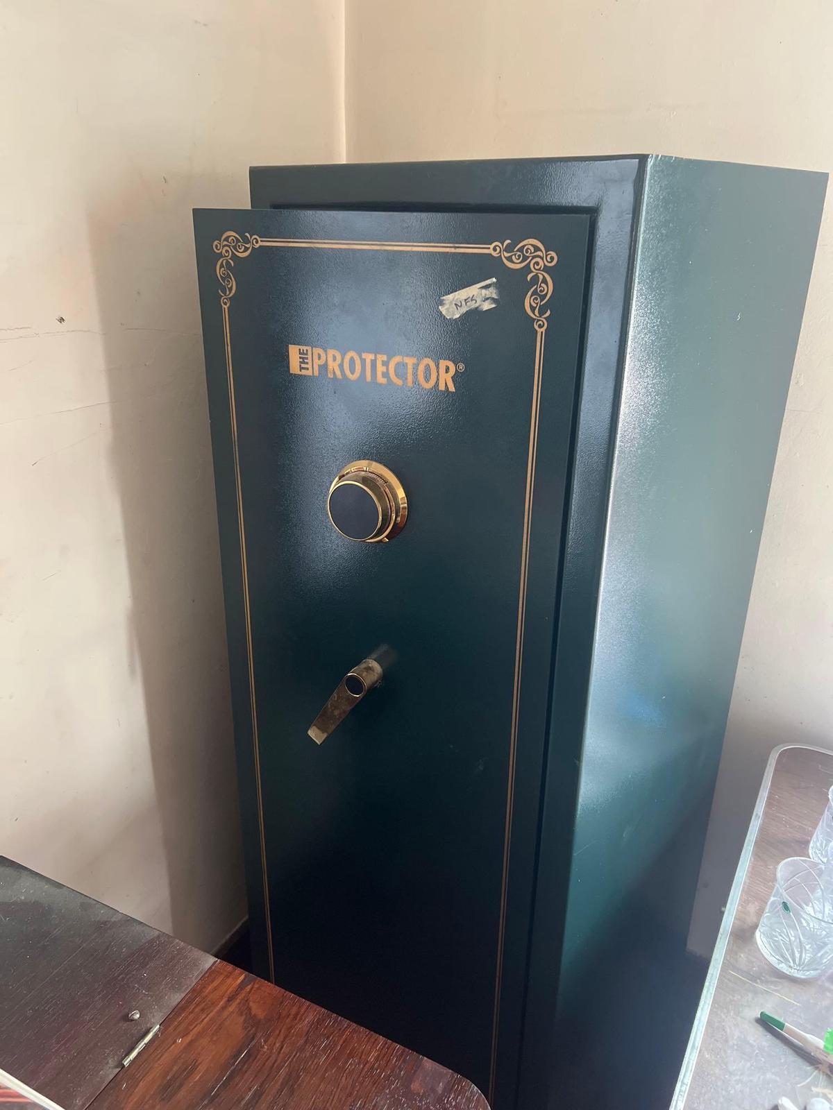 the protector gun safe no key or combo