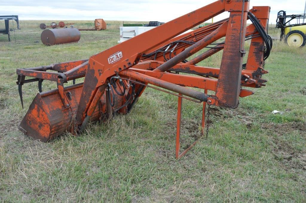 Dual 340 Loader w/ IH & JD Mounts