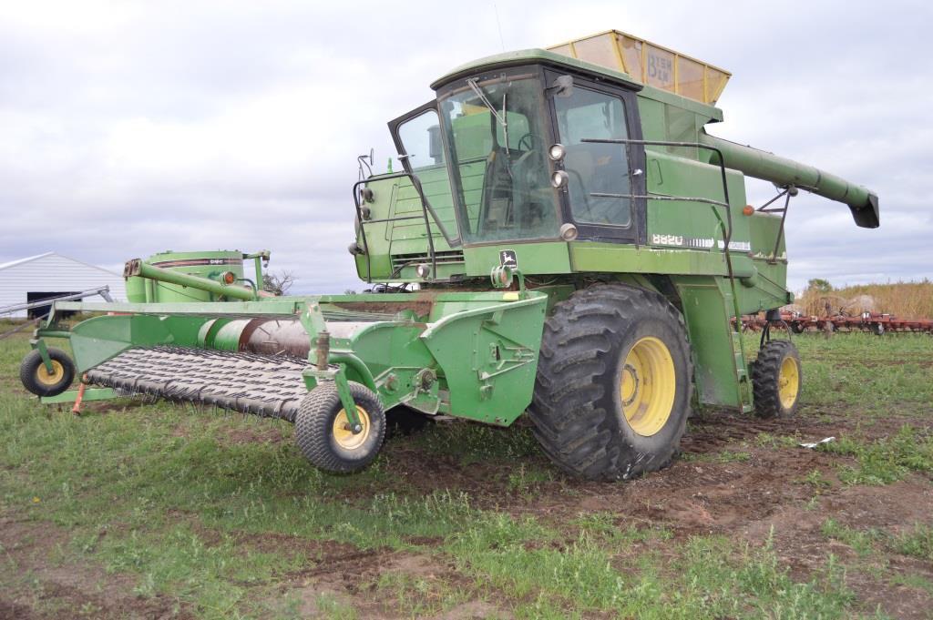 JD Combine 8820 Titan II,