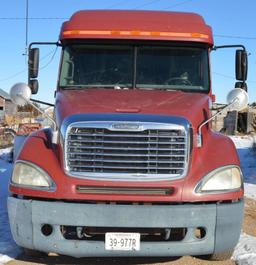 2003 Freightliner Columbia Truck