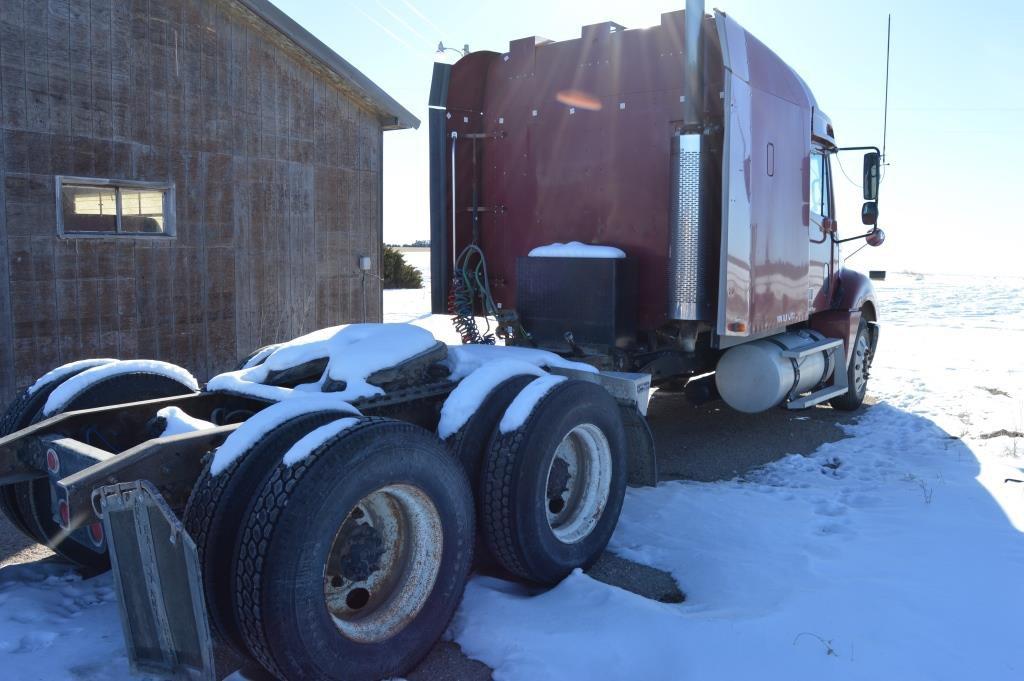 2003 Freightliner Columbia Truck