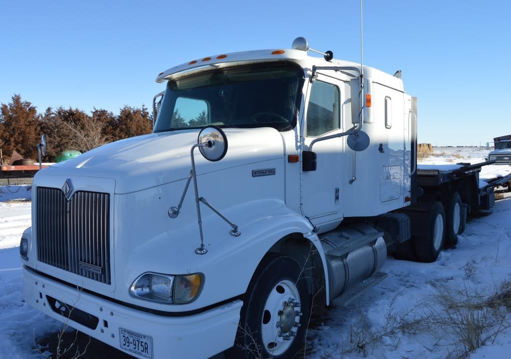 2000 International 9200 Truck