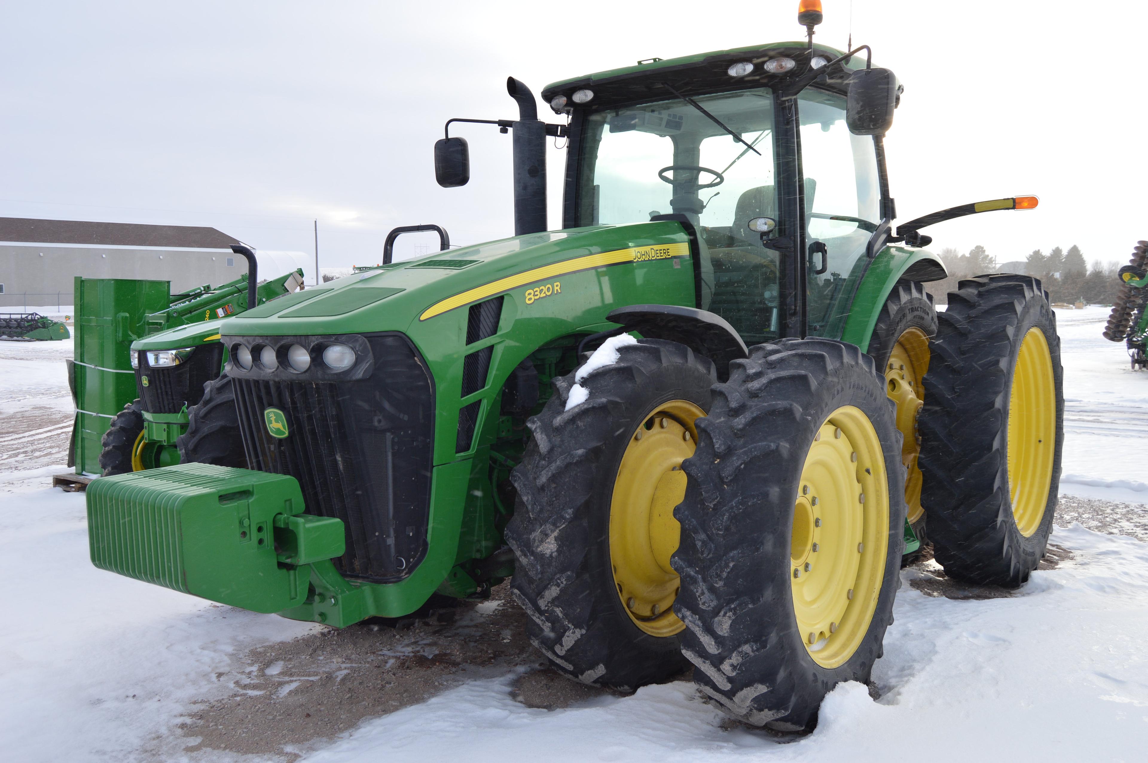 2010 John Deere 8320R