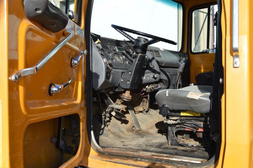 1993 Ford LN8000 Dump Truck