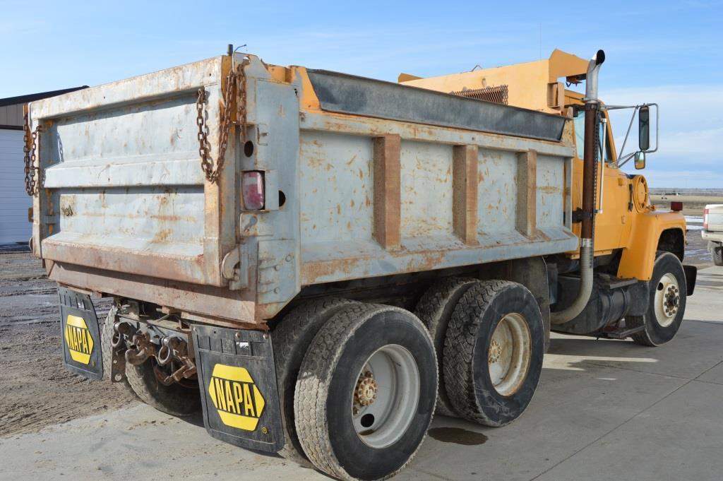 1993 Ford LN8000 Dump Truck