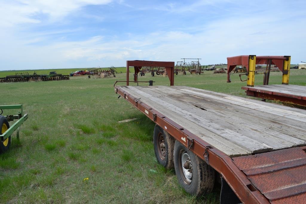 Hillsboro GN Flatbed Trailer 20 ft + 4 ft. Dove, Tandem axles