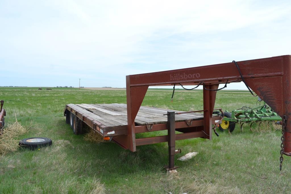 Hillsboro GN Flatbed Trailer 20 ft + 4 ft. Dove, Tandem axles