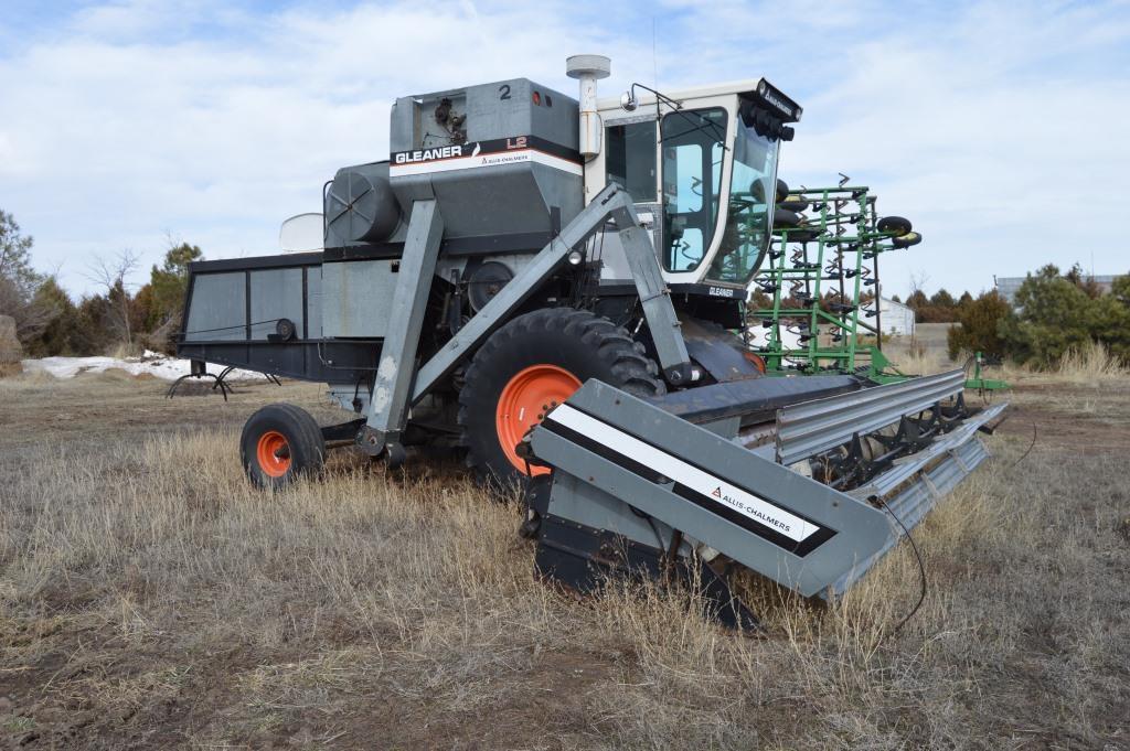 Gleaner L2 Combine