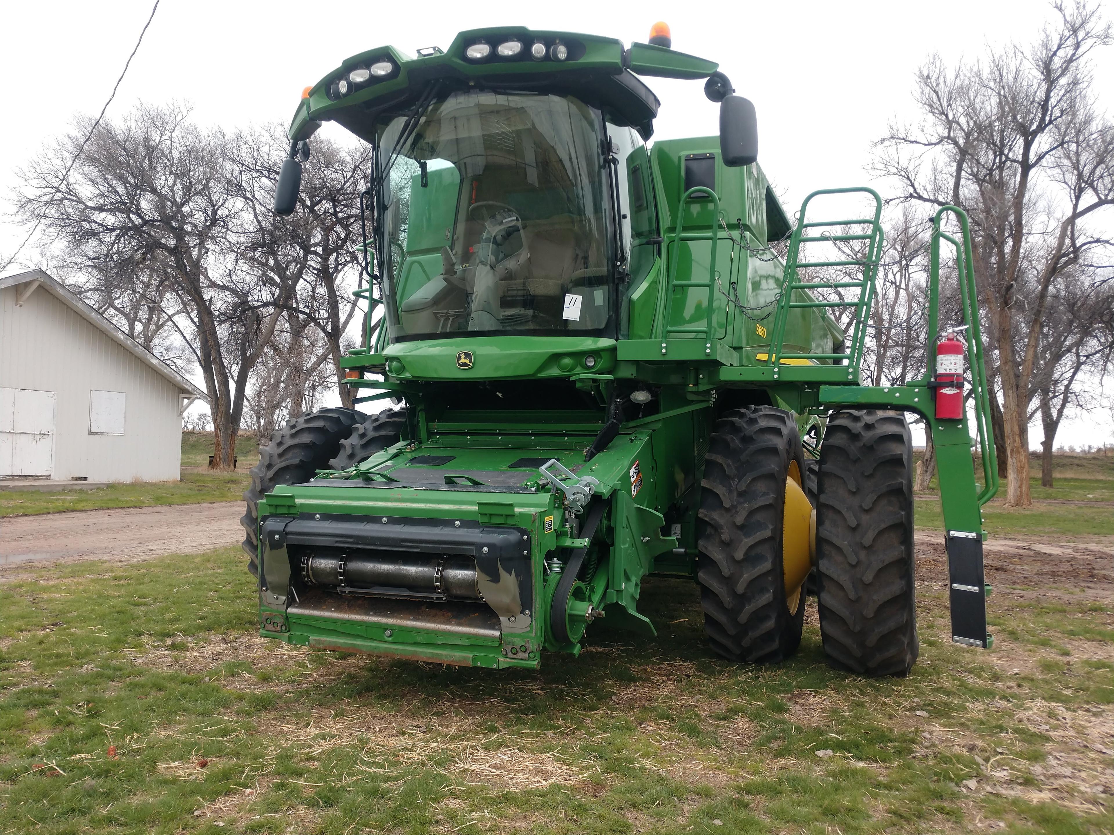 2015 John Deere S680 Combine,