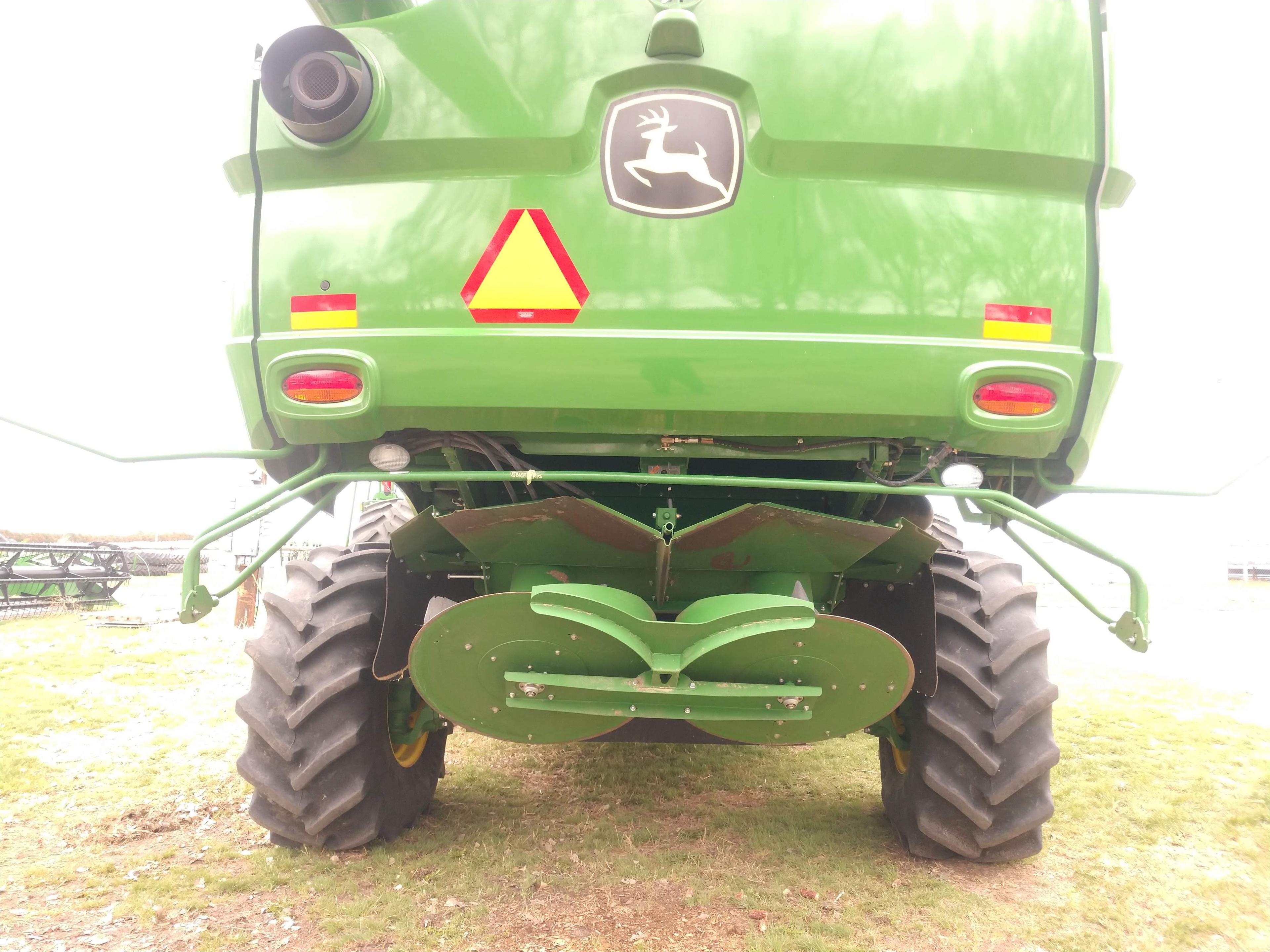 2015 John Deere S680 Combine,