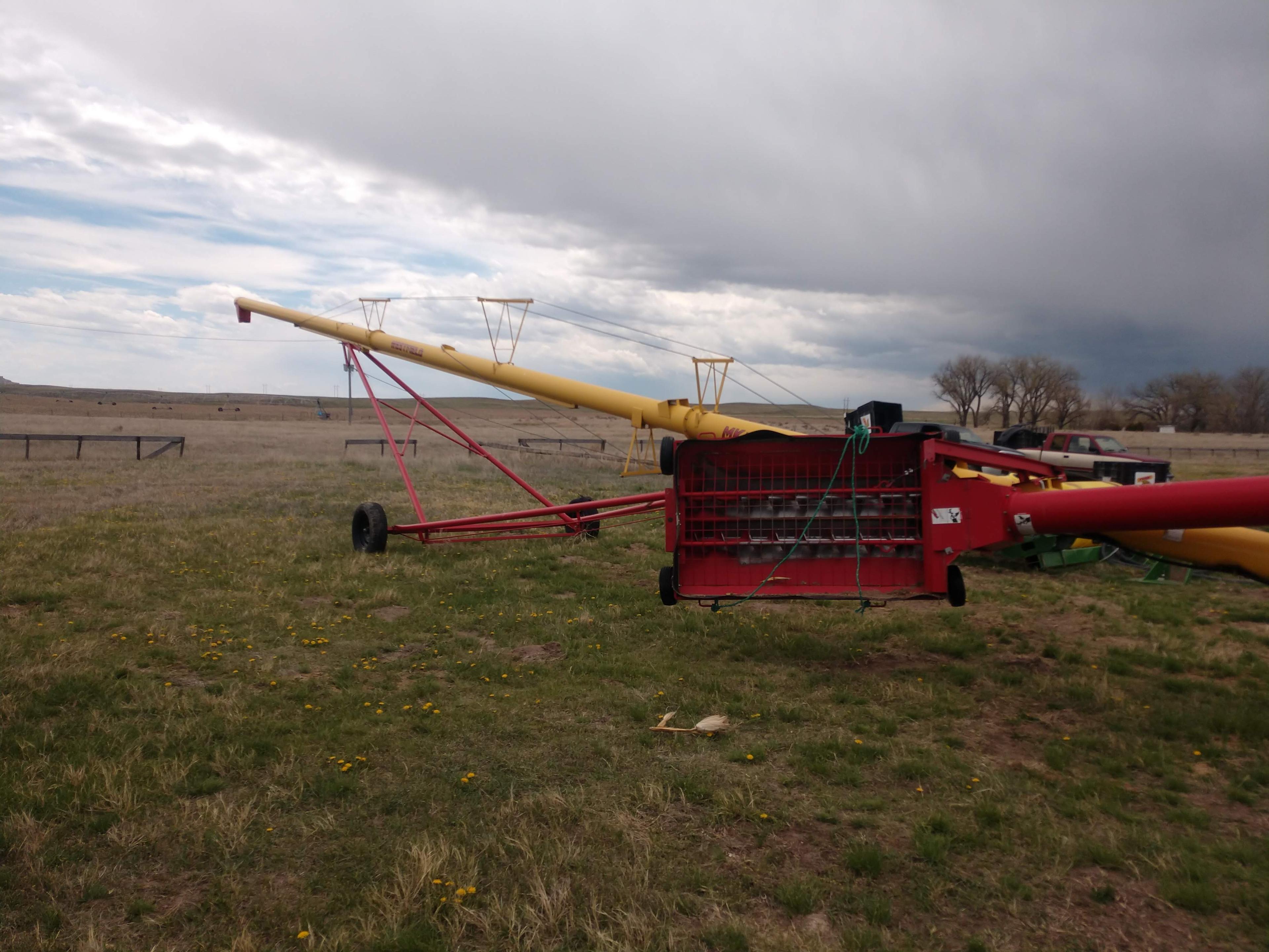 Westfield MK100 -71 Auger, Dbl Auger Swing Out Hopper, Like NEW!