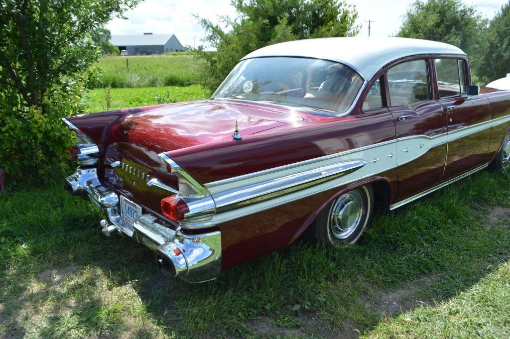 1957 Pontiac Star Chief, 4 Door