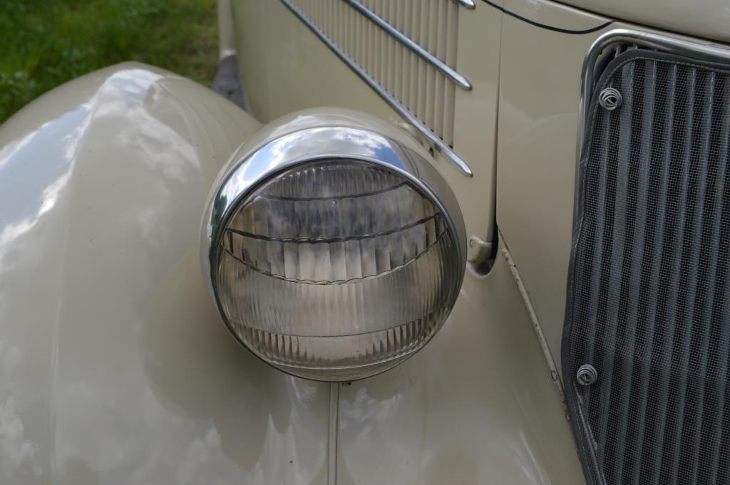 1936 Ford Deluxe 2 Door Sedan,