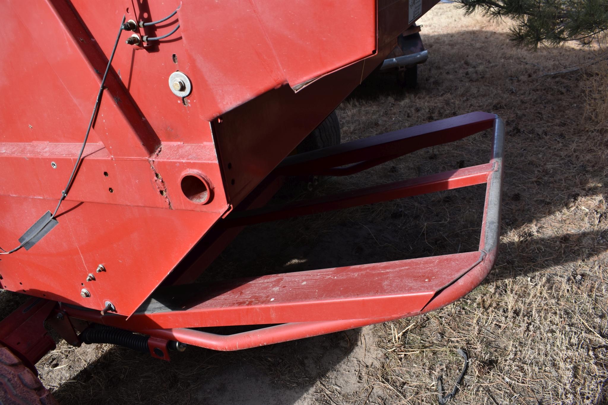 2009 New Holland BR 7090 Baler