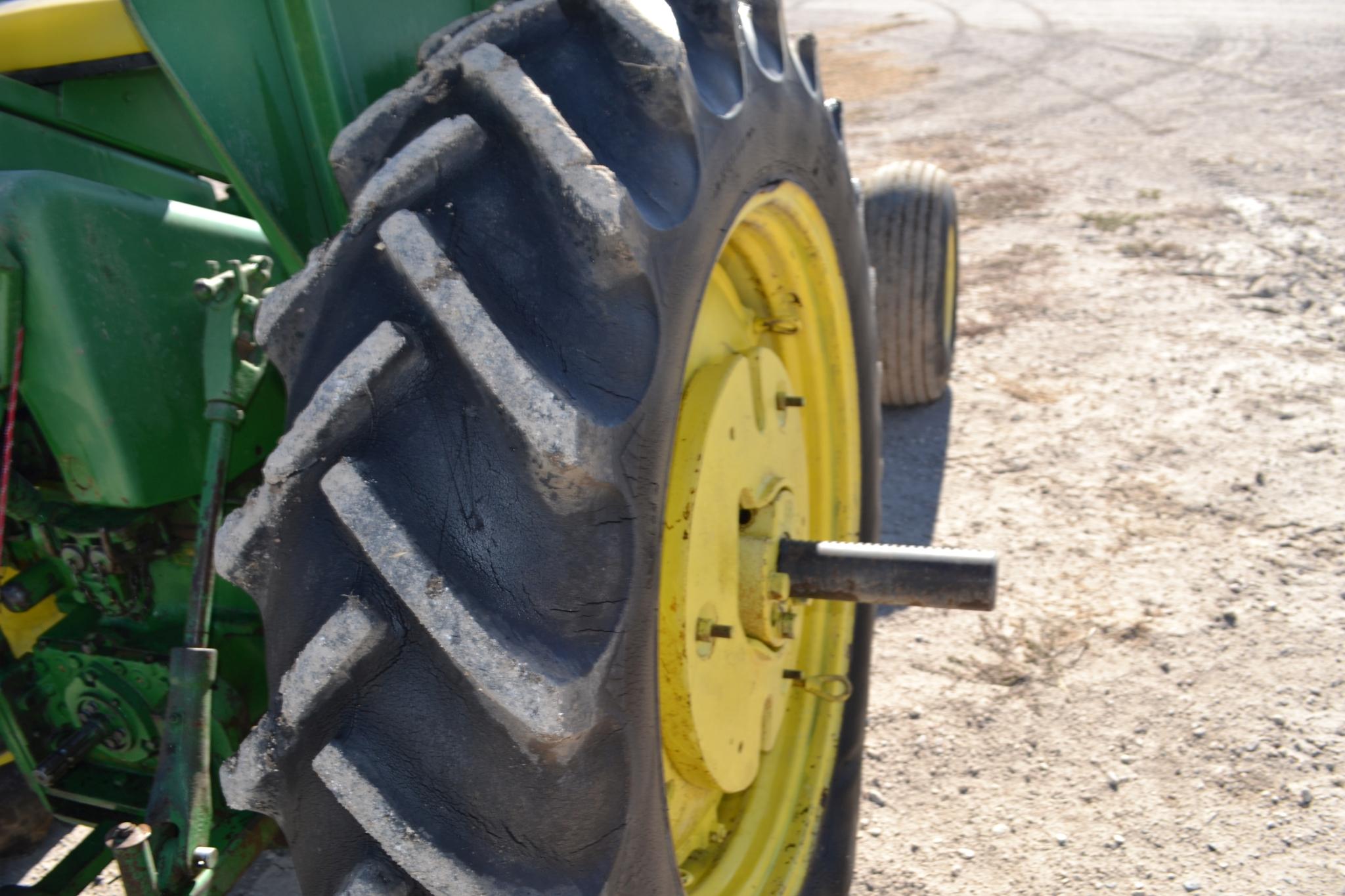 1962 John Deere 3010 D Tractor