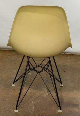 Herman Miller 'Eiffel Tower' Chair Collection