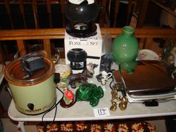 TABLE LOT CROCK POT WAFFLE IRON FONDUE GLASSWARE MISC.