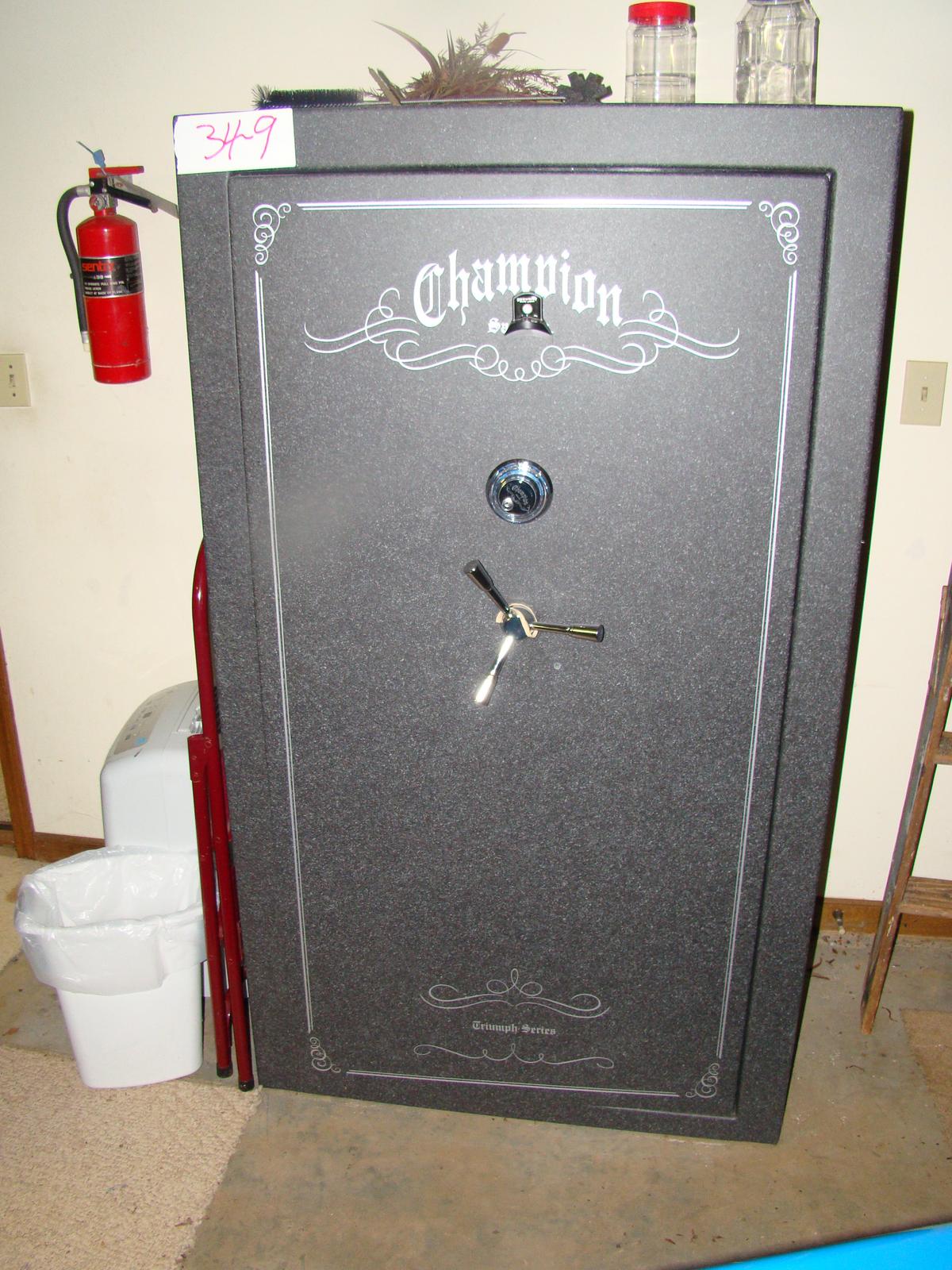 LARGE SAFE BY CHAMPION TRIUMPH 40 EX CONDITION (COMBINATION AVAILABLE ON PU