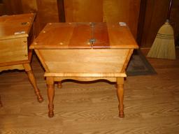 EARLY AMERICAN STYLE WOODEN END TABLES