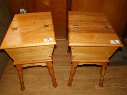 EARLY AMERICAN STYLE WOODEN END TABLES