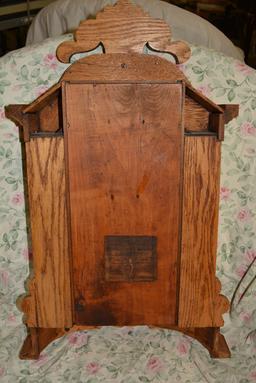 OAK MIRROR SIDE VINTAGE WOODEN MANTLE CLOCK W/ CHERUBS, PENDULUM