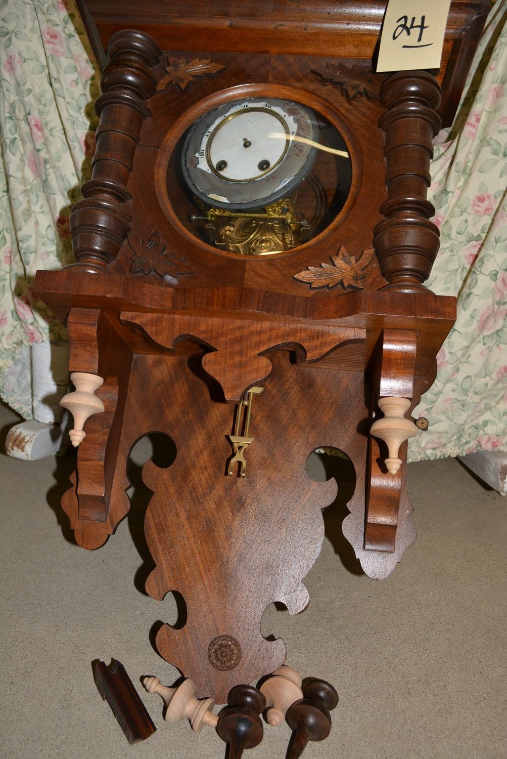 VINTAGE WOODEN WAG ON WALL CLOCK