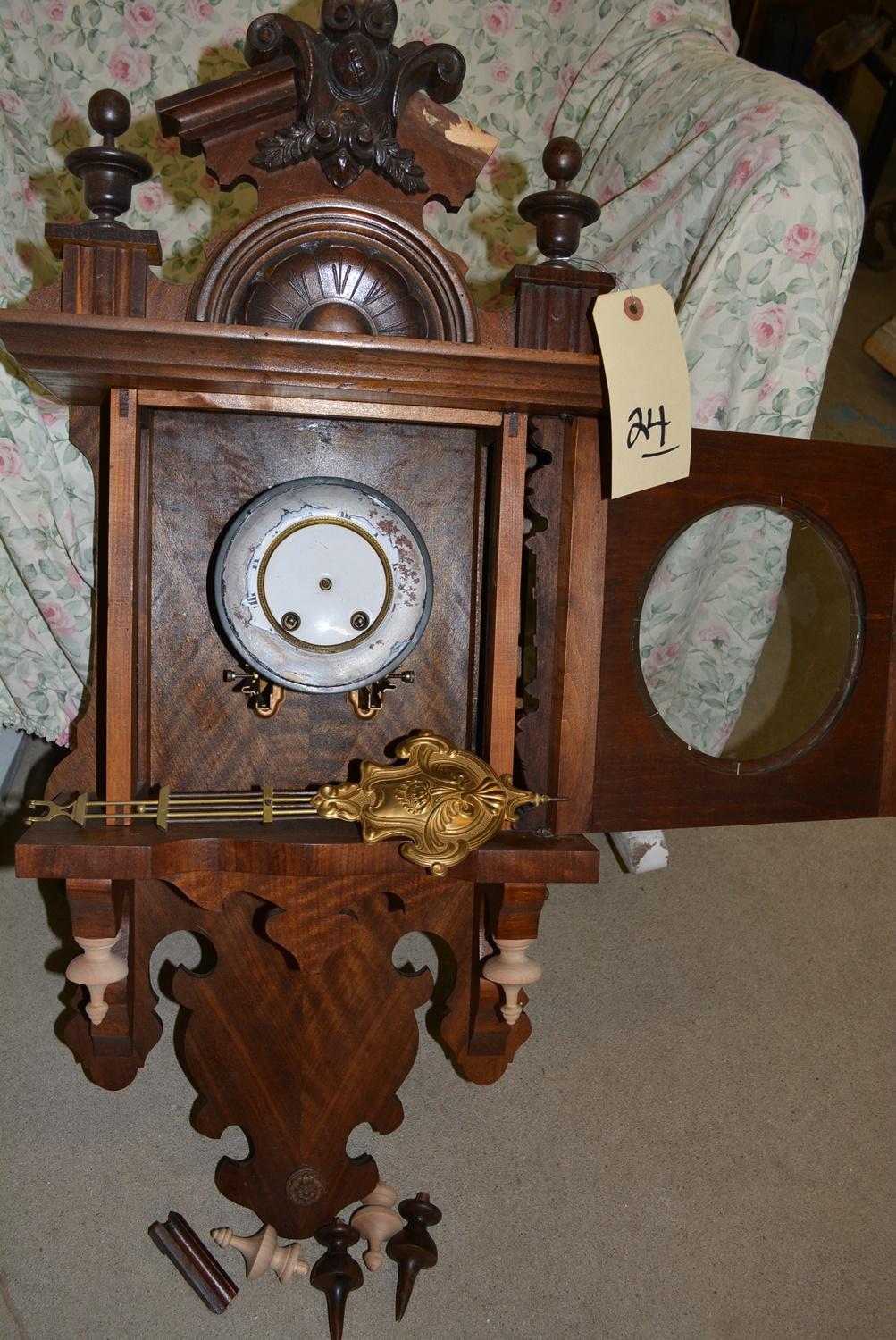 VINTAGE WOODEN WAG ON WALL CLOCK