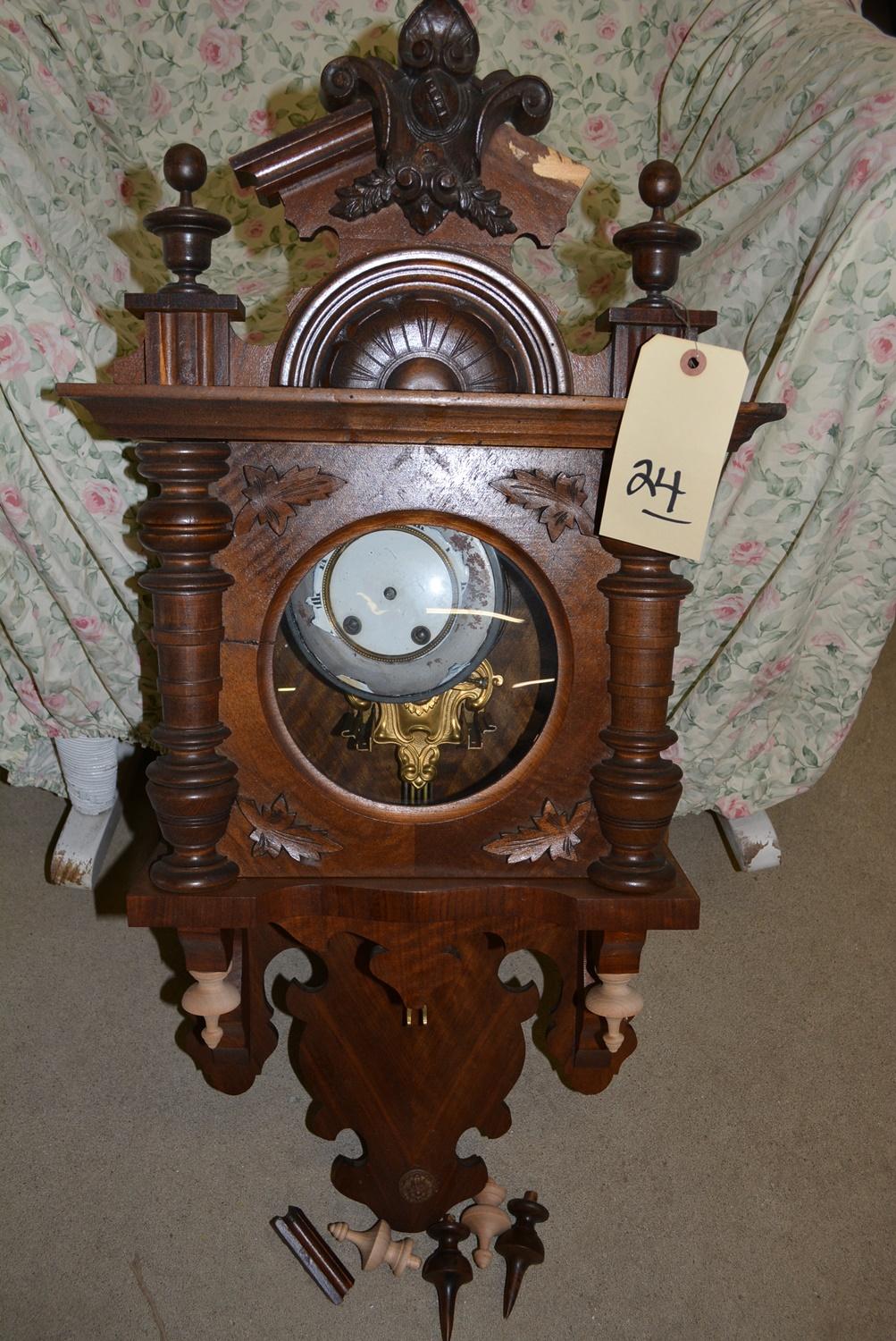 VINTAGE WOODEN WAG ON WALL CLOCK